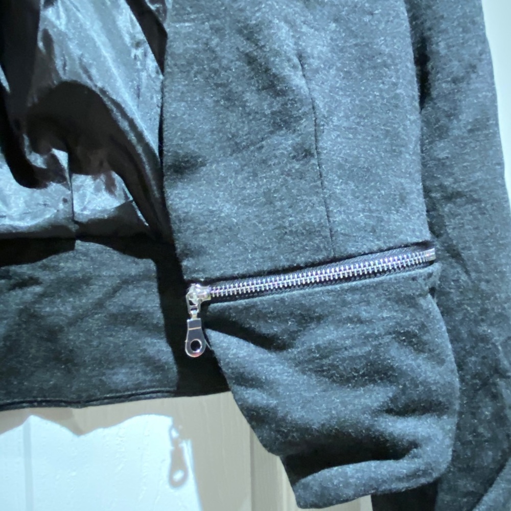 Cropped Blazer - image 4